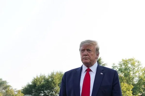 Trump, İran'da iki dürtü arasında sıkıştı