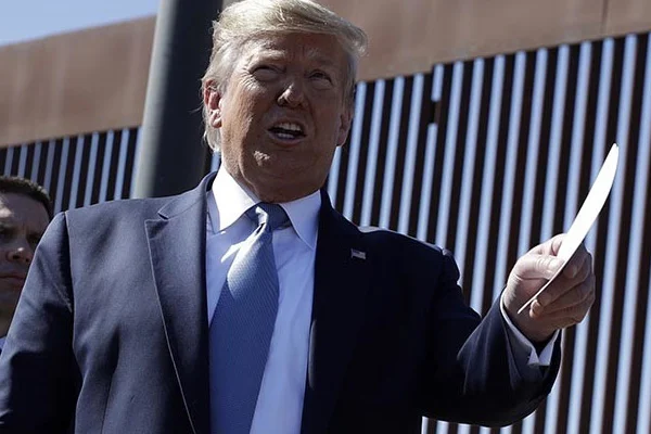 Trump'tan 'tek bir telefonla bir ülkeye girebiliriz' mesajı