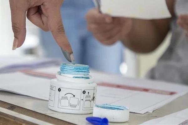 Tunus'ta cumhurbaşkanı seçimlerinde oy verme işlemi tamamlandı