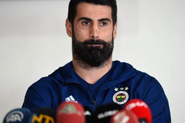 Volkan Demirel futbolu bıraktı