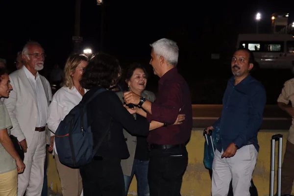 Yargıtay kararı sonrası Cumhuriyet gazetesinin 5 eski yazarı tahliye edildi