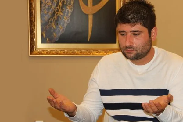 Yunan Karanatsios İslamiyet'i seçti