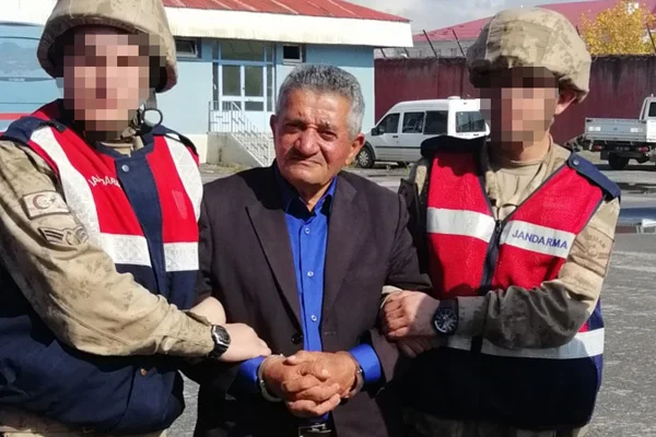 25 yıl boyunca sığınakta gizlenen cinayet zanlısı yakalandı