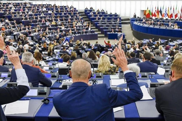 AP'den, Türkiye'ye kınama ve küstah çağrı!
