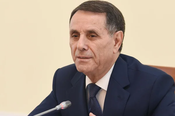 Azerbaycan Başbakanı istifa etti