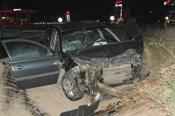 Çanakkale'de trafik kazası: 1 ölü, 1 yaralı