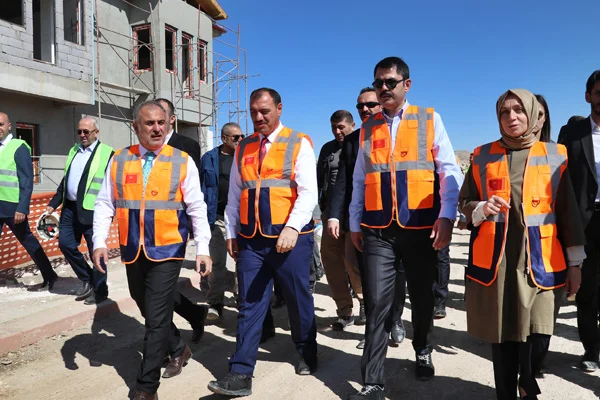 Çevre ve Şehircilik Bakanı: Operasyon bittiğinde yerleşim alanı inşaatına başlayacağız