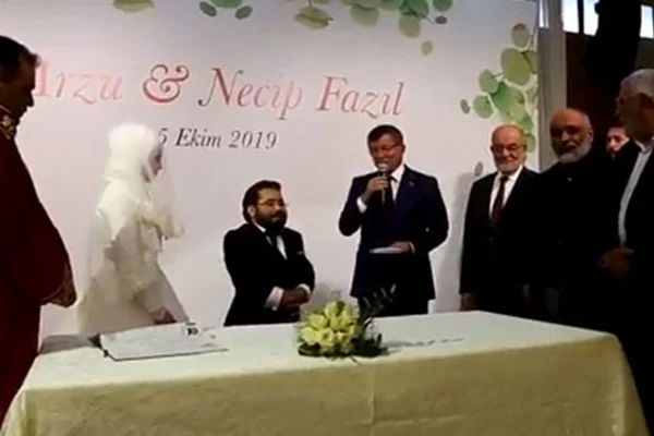 Davutoğlu, Saadet Partili Aksoy'un nikahın katıldı