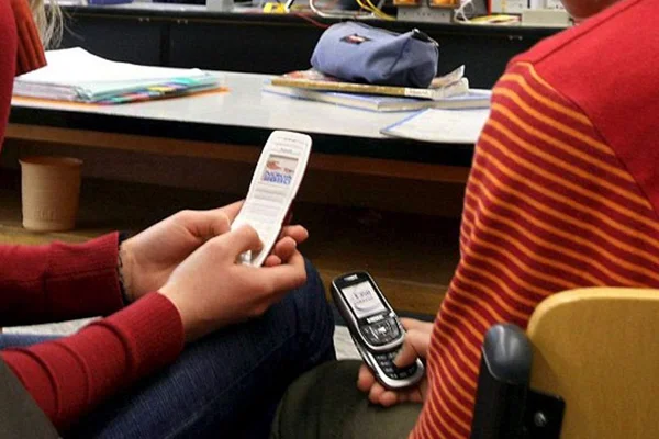Edirne'de öğrencilere cep telefonu yasak