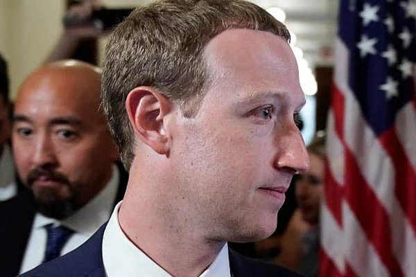 Facebook'un CEO'su Zuckerberg: Milyarderler o kadar paraya sahip olmayı hak etmiyor!