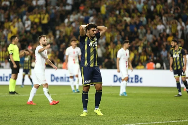 Fener'e evinde Antalya darbesi!