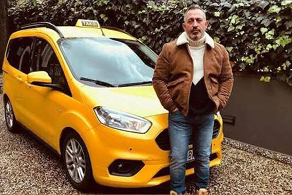 Filmi beğenilmeyen Cem Yılmaz'dan ilginç protesto!