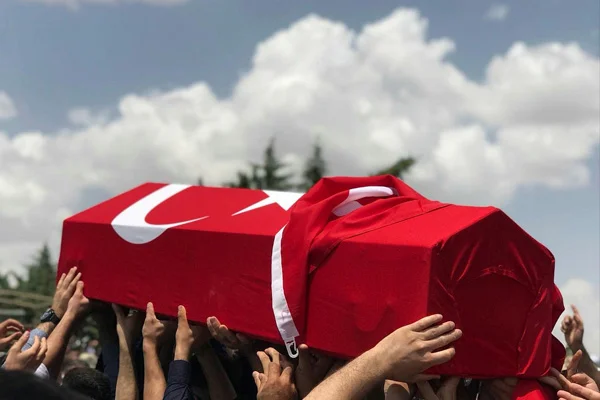 Hakkari'de ağır yaralanan asker şehit oldu