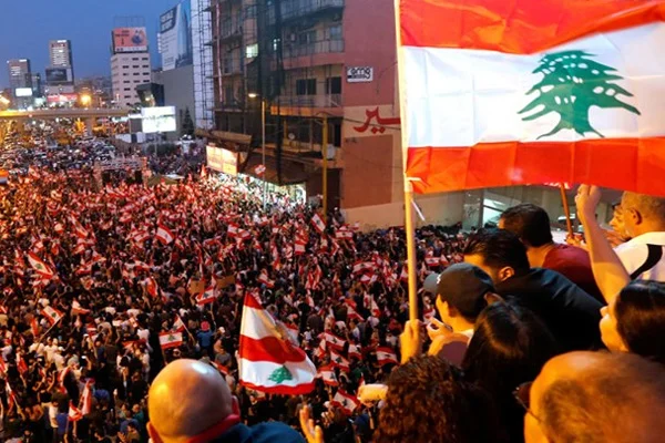 Independent yazarı Robert Fisk: Lübnan'daki protestoların sebebi adaletsiz sistem!