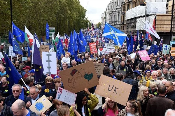 İngiltere'de Brexit karşıtı yürüyüş