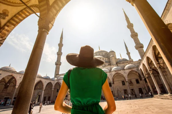'İstanbul'a gelen turistin İstanbul nüfusunu geçmesini bekliyoruz'