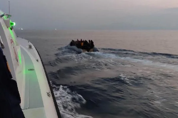 İzmir açıklarında 173 kaçak göçmen yakalandı
