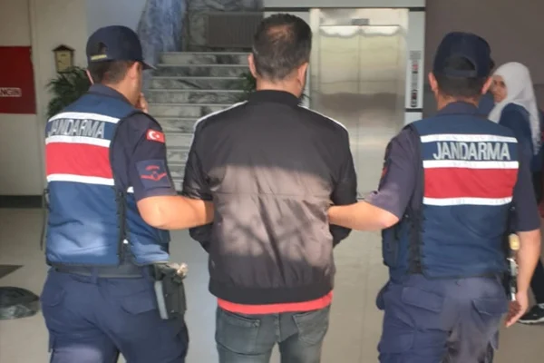 İzmir'de 299 düzensiz göçmen yakalandı