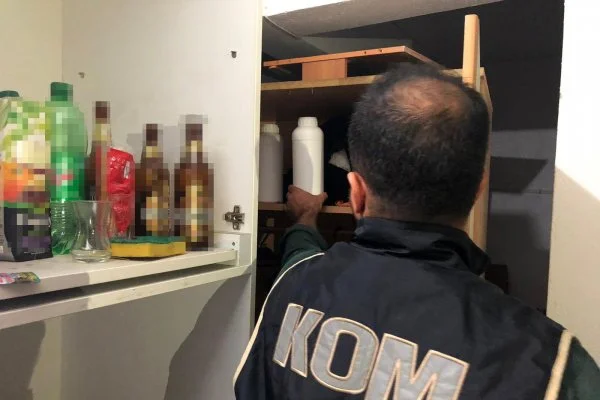 İzmir'de sahte içki operasyonu: 3 gözaltı