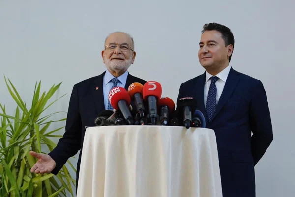 Karamollaoğlu ve Babacan yeni parti çalışmalarını görüştü