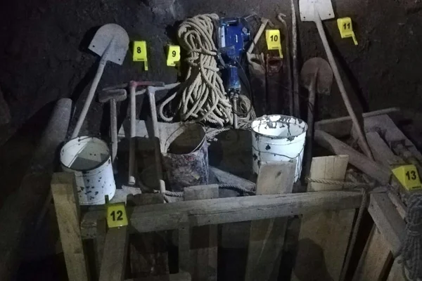 Kars'ta kaçak kazı yapan 5 kişi suçüstü yakalandı