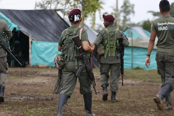 Kolombiya'da silah bırakan eski FARC mensubu öldürüldü
