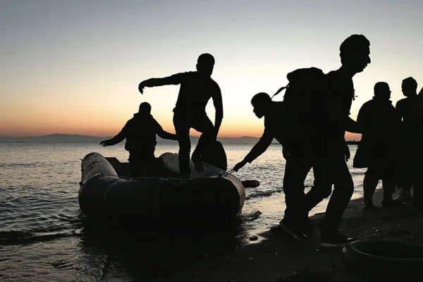 Libya açıklarında 148 düzensiz göçmen kurtarıldı