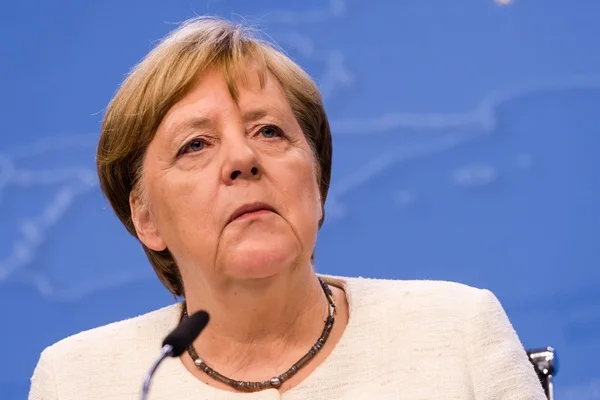 Merkel'den Türkiye'ye skandal çağrı