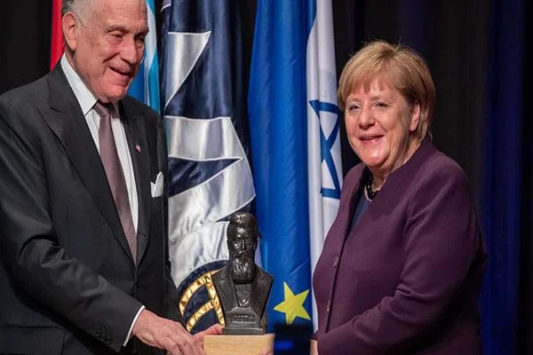 Merkel'e, Dünya Yahudi Kongresi'nden ödül!