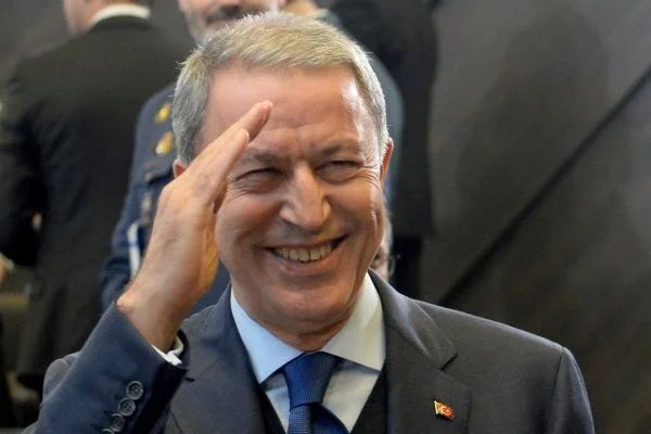 Milli Savunma Bakanı Hulusi Akar'dan asker selamı