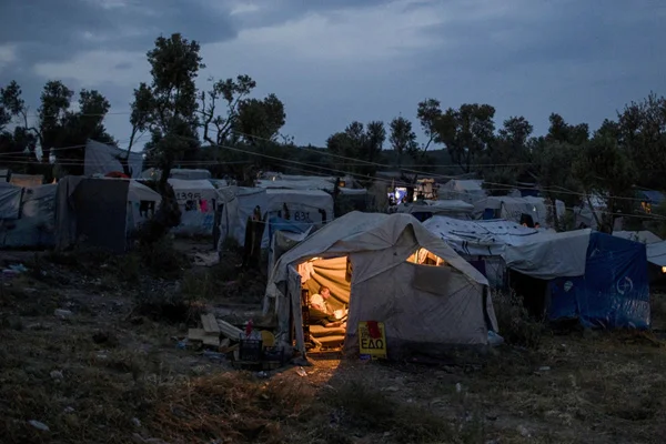 Moria mülteci kampı: Her yerde savaş var, kendimizi neden yakalım?