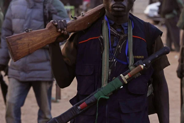 Nijer'de kanlı gün: Boko Haram askeri kampa saldırdı