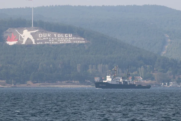 Rus askeri gemileri Çanakkale Boğazı'ndan geçti