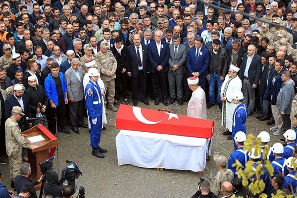 Şehit Uzman Çavuş son yolculuğuna uğurlandı