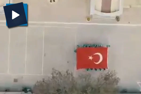 'Selam Türk'ün bayrağına...'