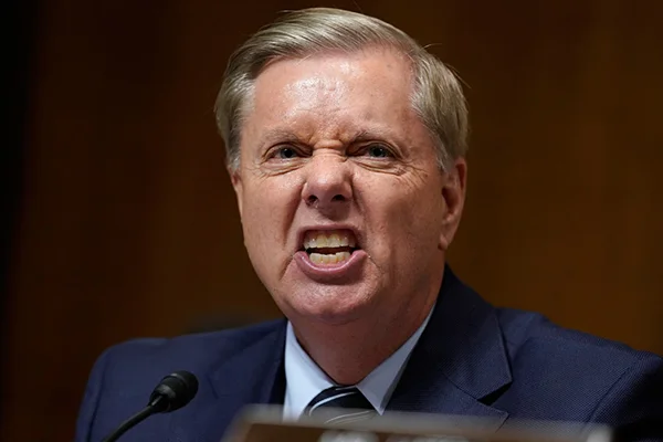 Senatör Graham, Türkiye'ye yaptırım için Trump'ın peşini bırakmıyor!