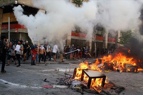 Şili'deki protestolarda hayatını kaybedenlerin sayısı yükseldi