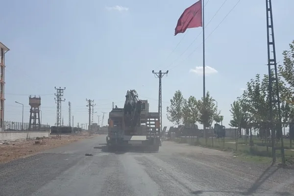 Suriye sınırına iş makinesi sevkiyatı