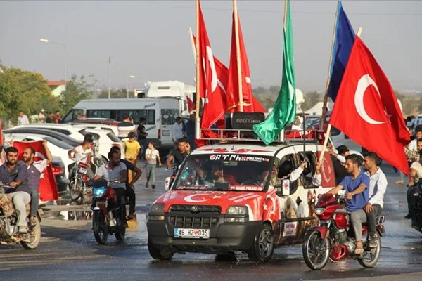 Tel Abyad'ın teröristlerden kurtarılması Akçakale'de sevinçle karşılandı