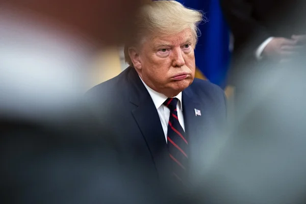 Trump G-7 Zirvesi'ni kendi otelinde düzenlemekten vazgeçti