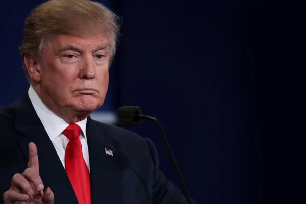 Trump, yeni göçmen beyannamesini imzaladı