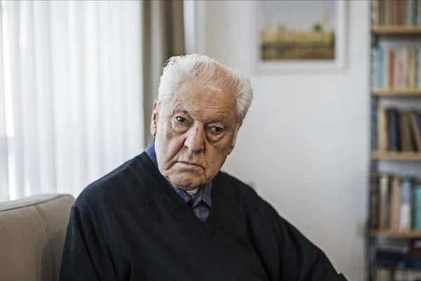 Yazar Nuri Pakdil, tedavi altına alındı