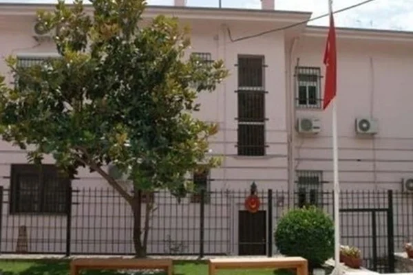 Yunanistan'da Türk Başkonsolosluğuna saldırı