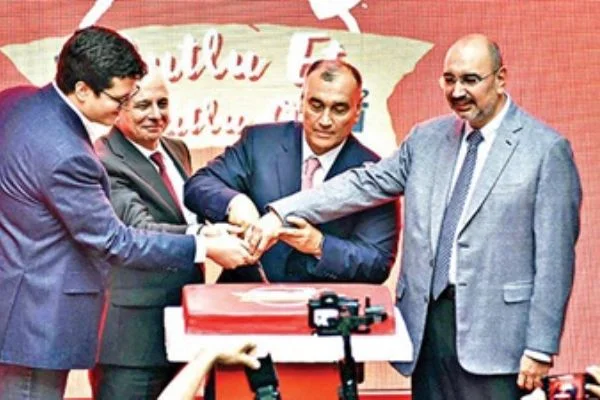 65 bin Yıldız Holding çalışanı çocukları mutlu etti