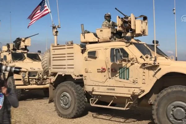 ABD ordusu YPG/PKK'yla petrol için ortak devriye yapıyor