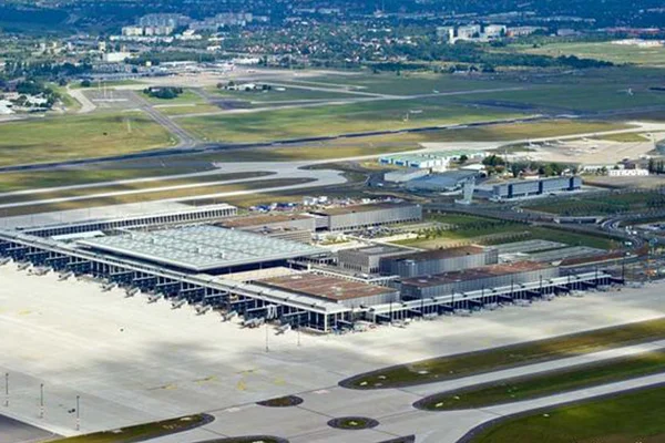 Açılışı yılan hikayesine dönen Berlin havalimanı için yeni tarih: 31 Ekim 2020
