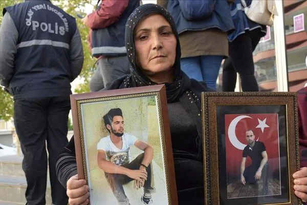 Anneler, HDP önündeki eylemlerinde 69 günü geride bıraktı
