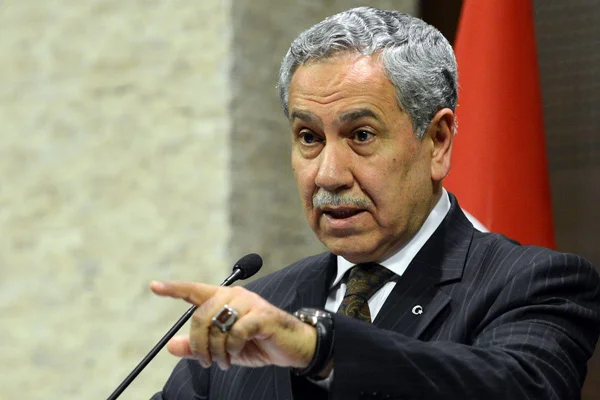 Arınç'tan KHK eleştirilerine yanıt