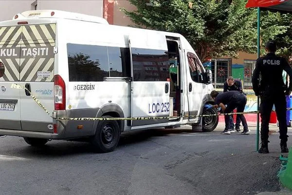 Avcılar'da servis minibüsünün çarptığı öğrenci toprağa verildi