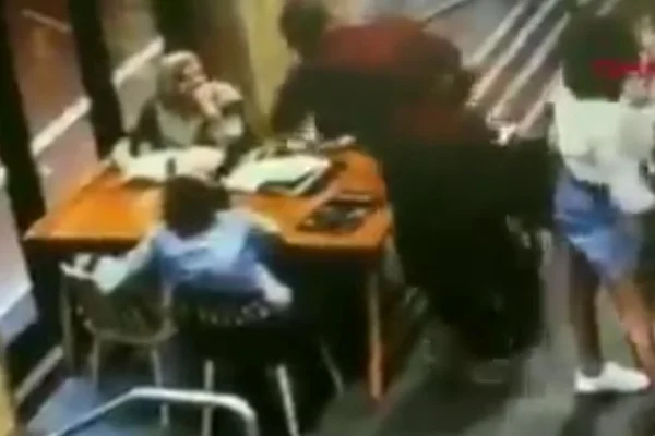 Avustralya'da başörtülü hamile kadına saldırı